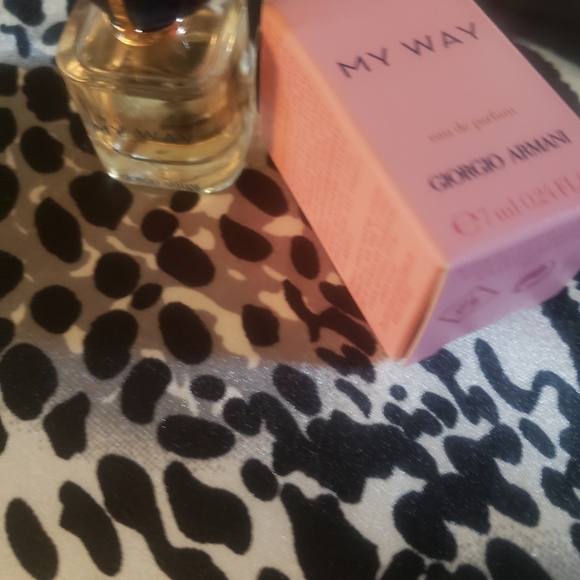 Women's Perfume (MY WAY) By GIORGIO ARMANI - Picture 15 of 16